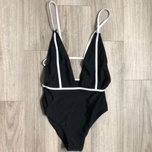 SOLD on Ⓜ️ Swimsuit 👙